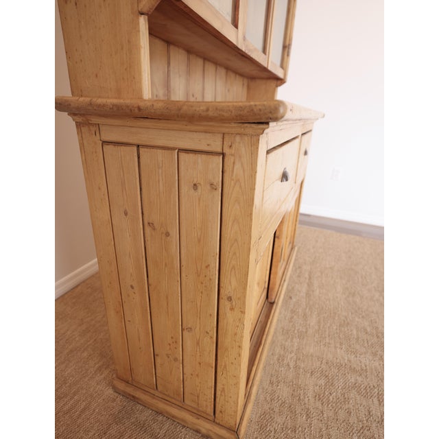 Antique English Pine Kitchen Dresser (Hutch) - Circa 1905 For Sale In Orlando - Image 6 of 15
