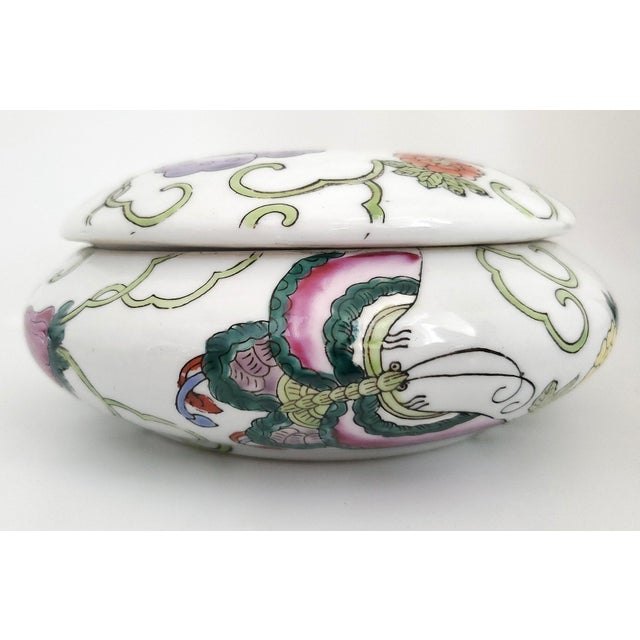 Vintage Chinese Ceramic Box With Butterflies For Sale In Miami - Image 6 of 9