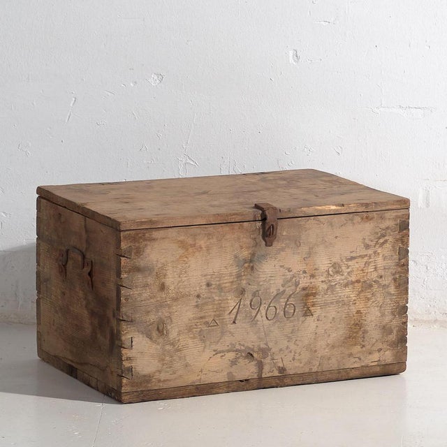 Vintage Bottle Storage Box, 1966 For Sale - Image 17 of 17