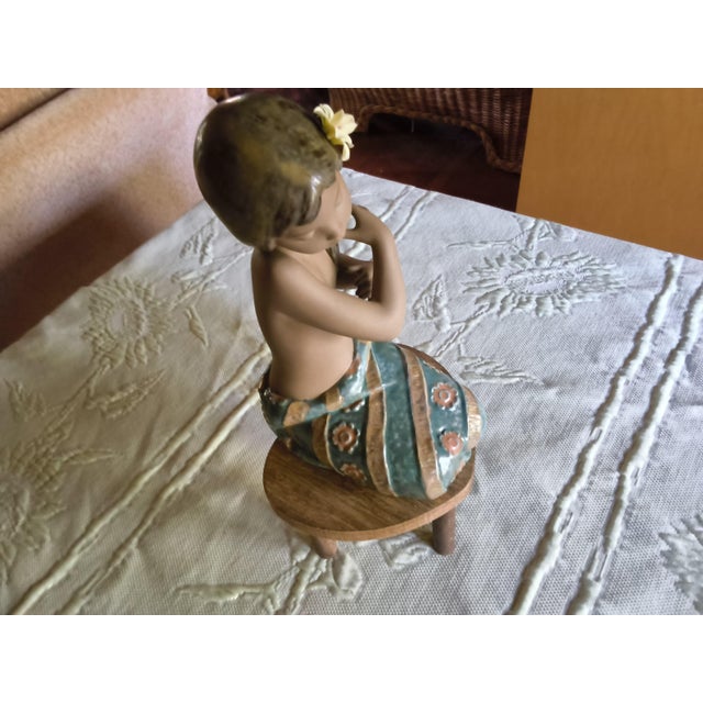 Vintage Lladró "Pacific Jewel" (#2383) Gres Porcelain Figurine; Beautiful Young Pacific Islander– Pristine For Sale - Image 10 of 13