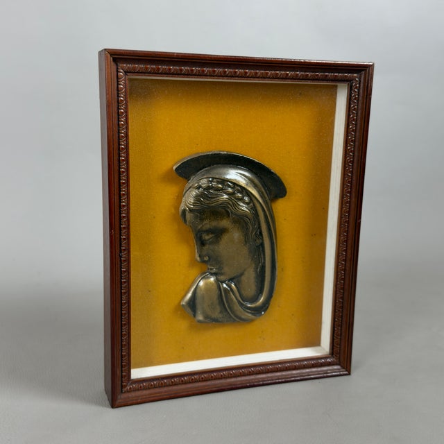 A refined and exclusive sculptural bas-relief, a piece of rare expressive intensity, ideal for enriching a collection of...