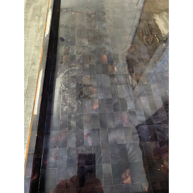 Vintage Chinoiserie Faux Bamboo & Tessellated Horn Tray Top Coffee Table For Sale - Image 15 of 17