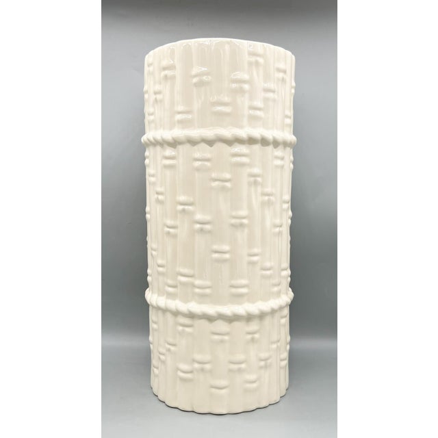 Hollywood Regency Vintage White Faux Bamboo Ceramic Umbrella Stand or Walking Stick Holder – Hollywood Regency / Coastal For Sale - Image 3 of 12