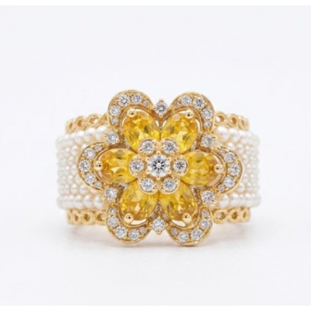 Natural Yellow Sapphire 1.50cts & Diamond 0.22cts Ring in 18k Gold For Sale - Image 4 of 7