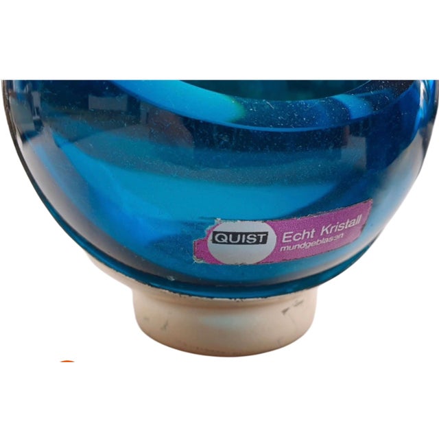 Mouth-blown crystal glass sphere in a shiny silver metal base with magnet. The Vario sphere is swivelling and often serves...