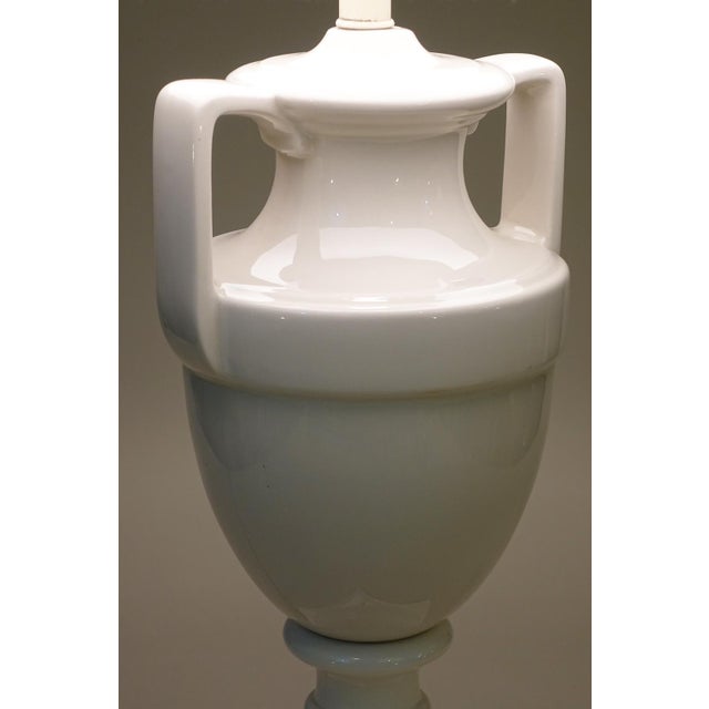 X Large Hollywood Regency Neoclassical Modern Trophy Urn Porcelain Ceramic Table Lamp 1960's For Sale - Image 4 of 12
