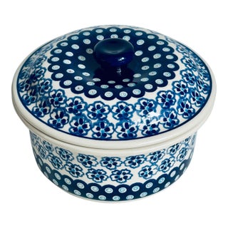 1960s Hand Painted Folk Art Boleslawiec Stoneware Pottery Bowl With Lid Made in Poland For Sale