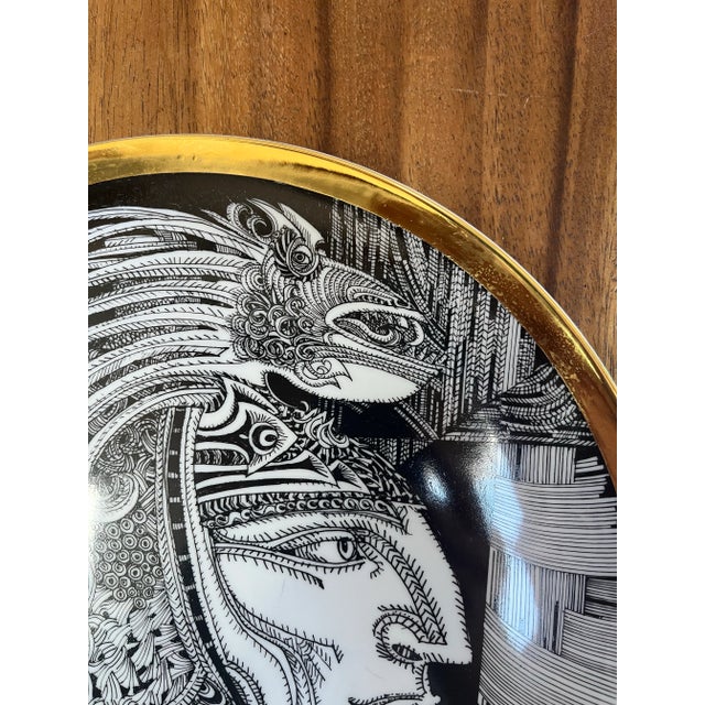 ENDRE SZASZ, one of Hungary’s most famous artists worked with Hollohaza Porcelain Factory to create a series of porcelain...