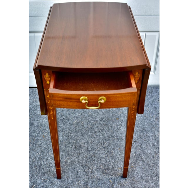 Wood Inlaid Mahogany Pembroke Table Bench Made Federal Style Accent End Side Table For Sale - Image 7 of 16