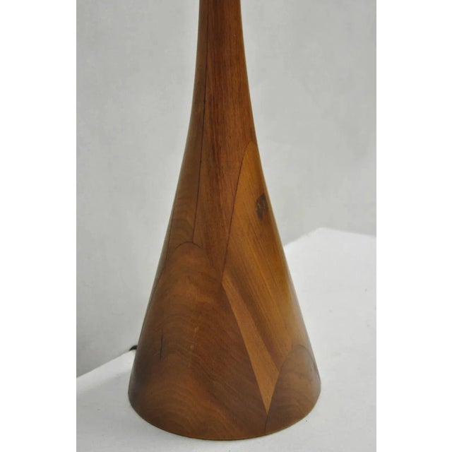 Brown Vintage Mid Century Modern Sculptural Walnut Table Lamp by Modernera MFG Co For Sale - Image 8 of 13