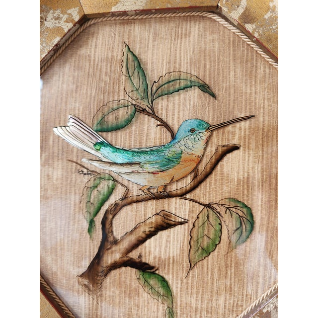 Mid 20th Century A Pair of Chinoiserie Style Hummingbird Verre Eglomise Paintings - Signed For Sale - Image 5 of 13