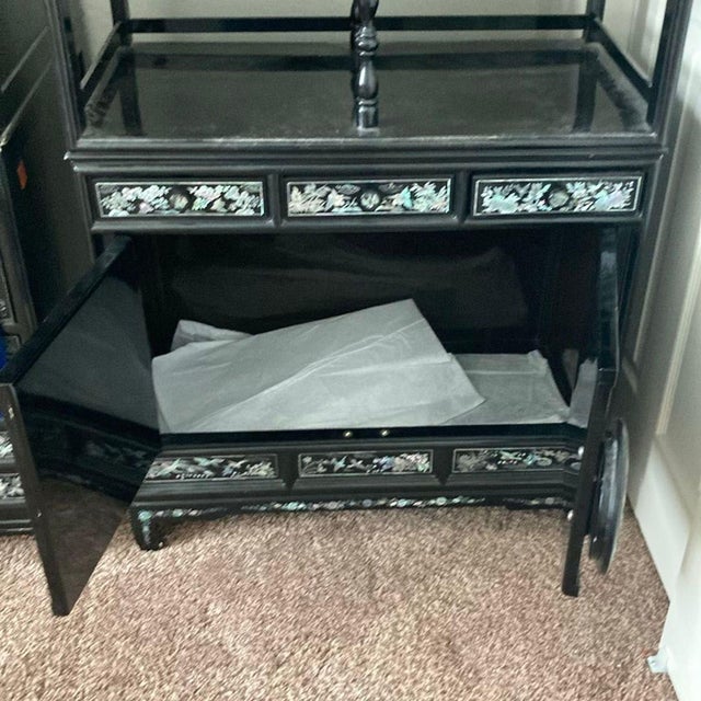 1970s 1970s Elegant Black Lacquered Bookshelf With Mother of Pearl Inlay For Sale - Image 5 of 8