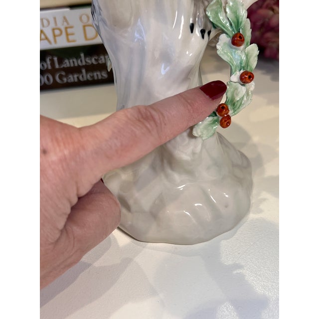 Pair of Mottahedeh Hoopoe Porcelain Birds After Chelsea / Meissen For Sale - Image 15 of 16