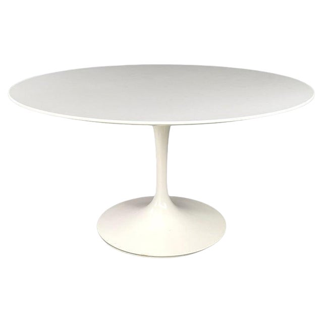 American White Round Tulip Dining Table attributed to Eero Saarinen for Knoll, 2007 For Sale