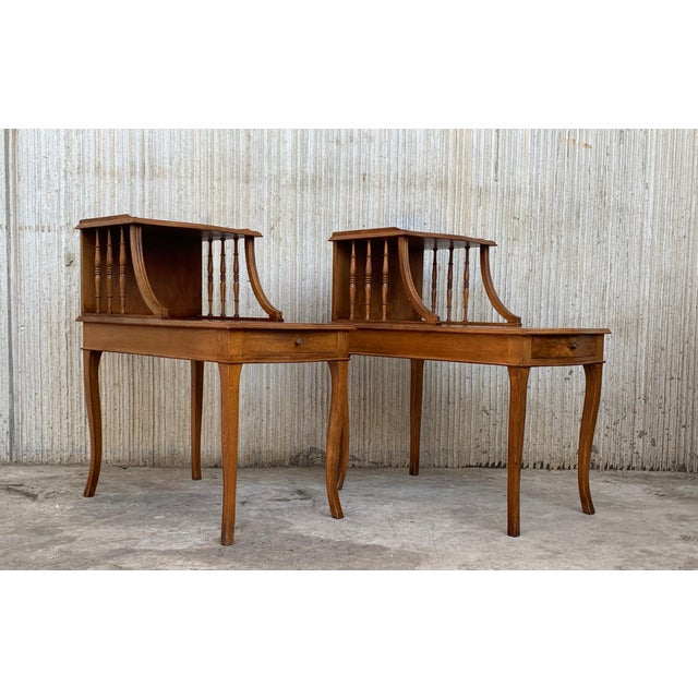 Pair of Early 20th Century Louis XV Walnut Nightstands Bedside Tables For Sale - Image 16 of 18