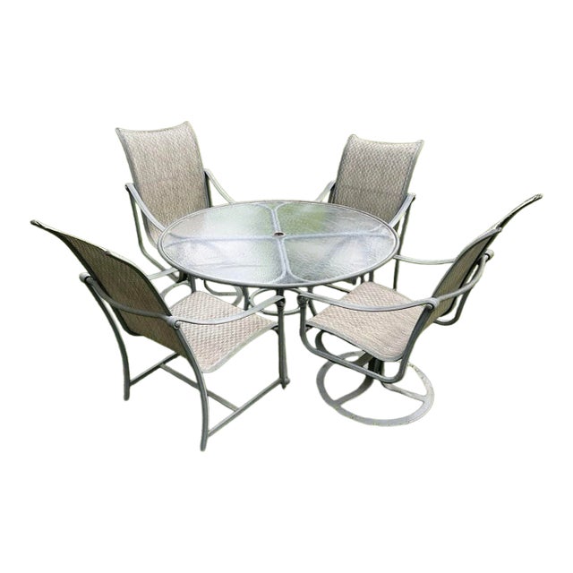 Beautiful Vintage Brown Jordan Patio Set Table and 4 Chairs, Attributed For Sale