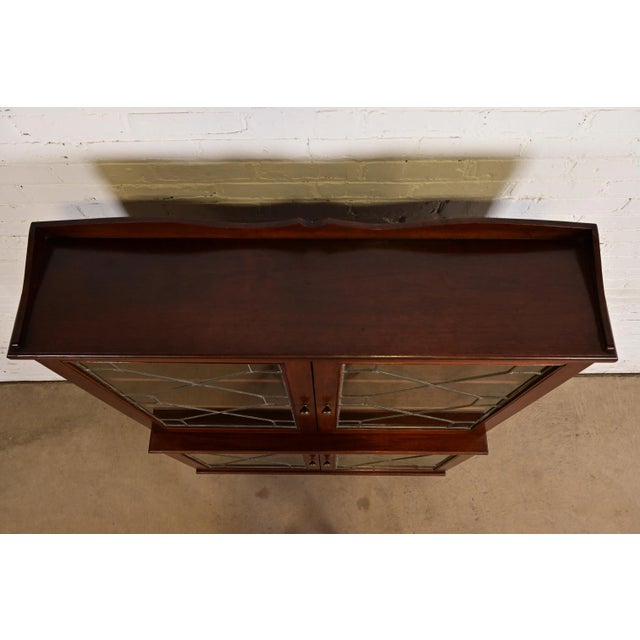 R. J. Horner Style Antique Arts & Crafts Mahogany Leaded Glass Bookcase, Circa 1920s For Sale - Image 9 of 12