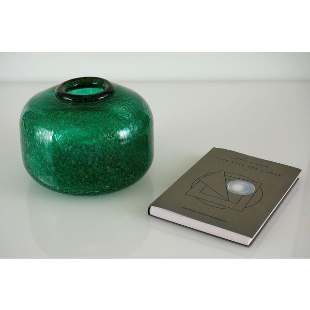 Vintage Emerald Pulegoso Vase with Gold Rim by Livio Seguso for Bisazza, 1993 For Sale - Image 15 of 17