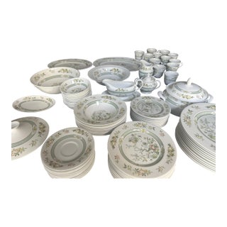 1970s Pristine 84-Piece Royal Doulton "Tonkin" Fine Bone China Service for 12 For Sale