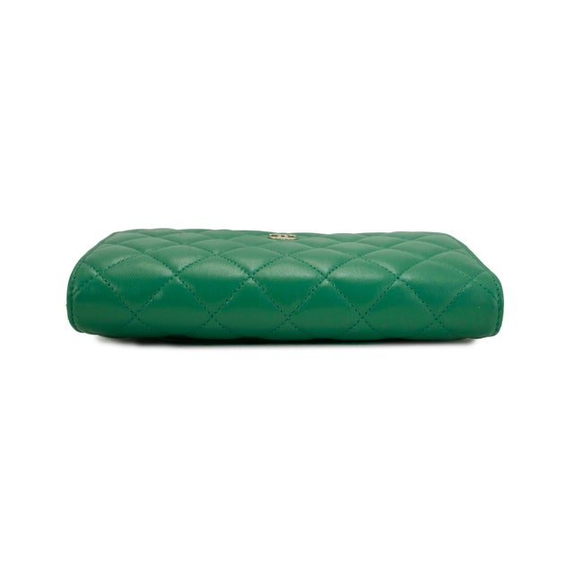 Chanel Classic Quilted Green Lambskin Wallet on Chain With Gold Hardware Bag For Sale In Houston - Image 6 of 16