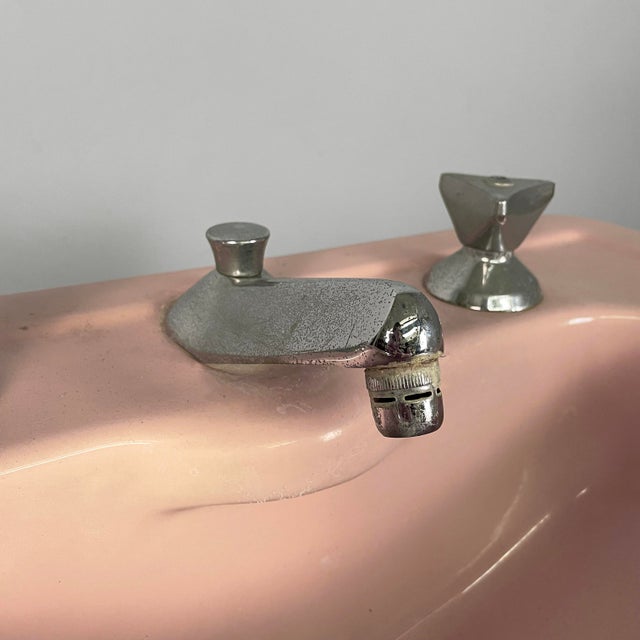 Italian Art Deco Pink Ceramic Bidet and Sink, 1920s, Set of 2 For Sale - Image 6 of 18
