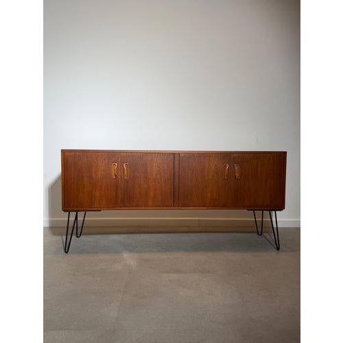 Hairpin Sideboard in Teak from G-Plan For Sale - Image 5 of 7