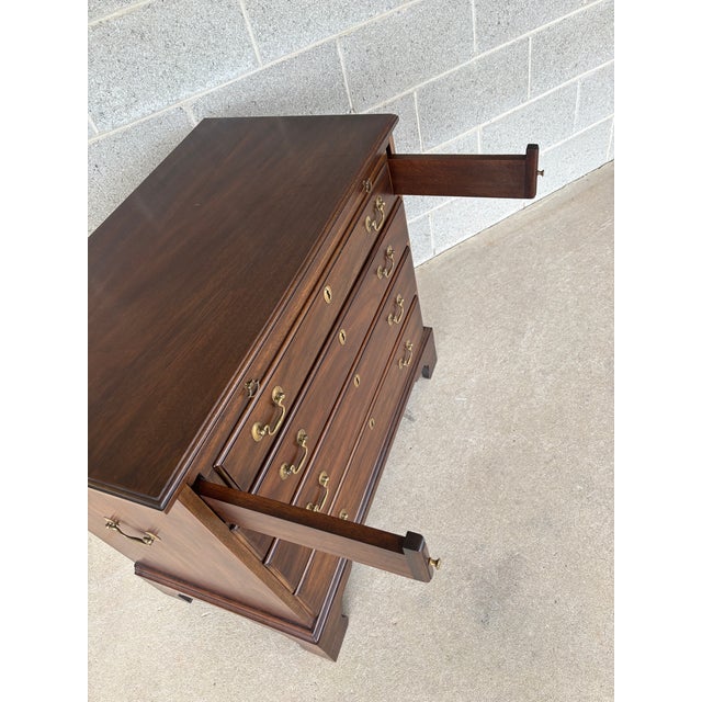 (A) Henkel Harris Mahogany Bracket Foot 4 Drawer Bachelor Chest For Sale - Image 9 of 12