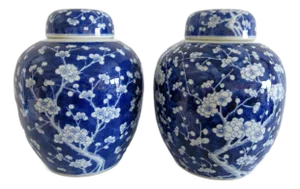 Vintage Chinese Export Blue & White Chinoiserie Ginger Jars/Urns Emblazoned With Punis Flower Design Motif