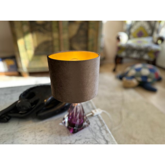 Glass Mid-Century Modern Crystal Table Lamp with Amethyst Base from Val Saint Lambert, 1955 For Sale - Image 7 of 18