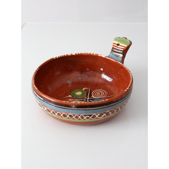Mid 20th Century Mexican Pottery Hand-Painted Terracotta Handled Serving Dish For Sale - Image 9 of 14