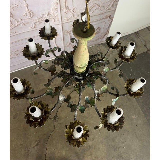 Champagne Italian Tole 10-Lights Florentine Chandelier With Original Polychrome Patina For Sale - Image 8 of 16