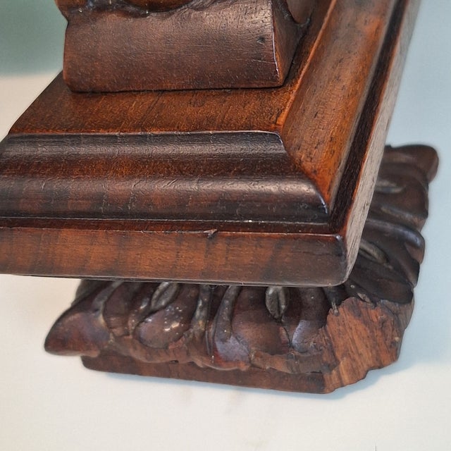 Early 20th Century Antique Upholstered Horsehair Stuffing Walnut Wood Bench For Sale - Image 12 of 17