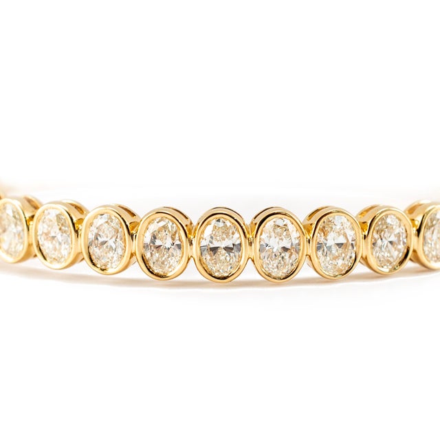 18k Yellow Gold 5.02ct Graduated Oval Bezel Diamond Hinged Bangle Bracelet For Sale In Houston - Image 6 of 8