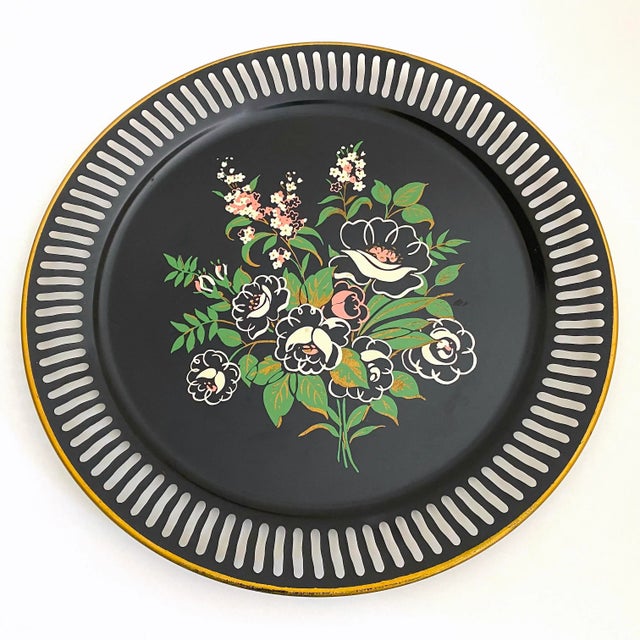 Vintage 1950's Floral Lithograph Print Extra Large Round Metal Decorative Serving Tray For Sale - Image 11 of 13