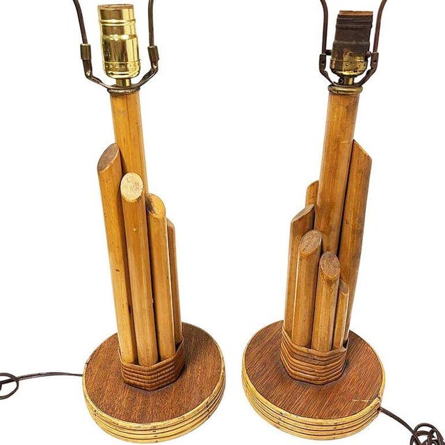 Mid-Century Modern 1950s Mid Century Modern Sculptural Mahogany & Wicker Wrapped Rattan Graduated 7-Pole Table Lamps, Pair For Sale - Image 3 of 7