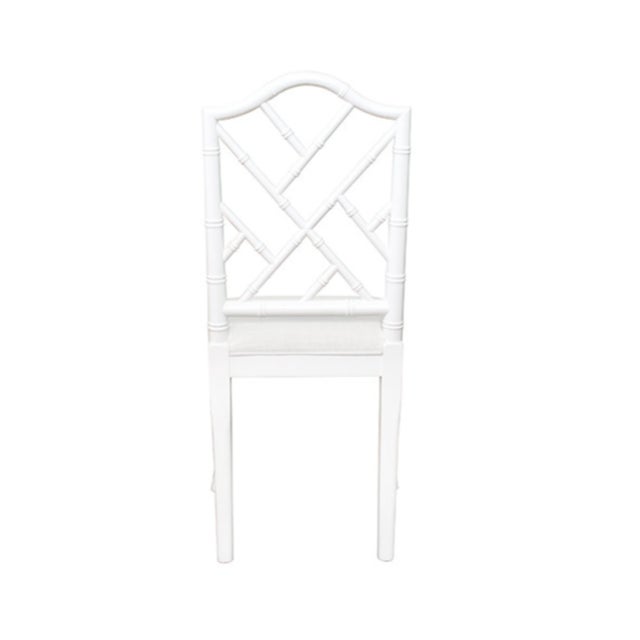 2020s Matthew Izzo Home Fairfield White Bamboo Profile Dining Chair With White Linen Upholstered Seat For Sale - Image 5 of 7