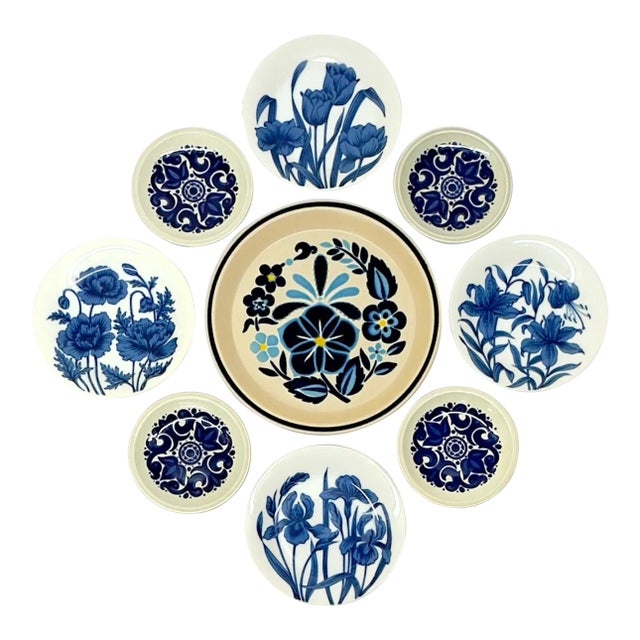 Graphic Floral Blue & White Wall Plate Curation - Group of 9 For Sale