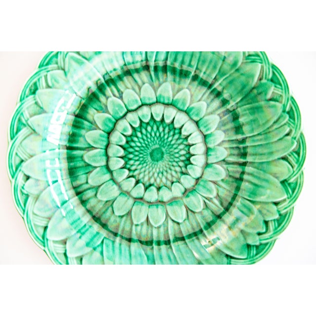 Wedgwood 19th Century English Wedgwood Majolica Green Sunflower Plate For Sale - Image 4 of 8
