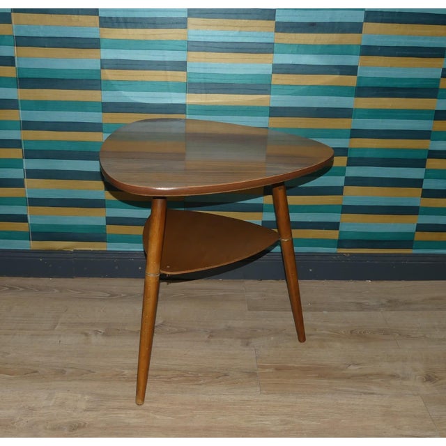Mid-Century Modern Cocktail Tripod Table in Formica Teak Look with Shelf, 1960s For Sale - Image 3 of 9
