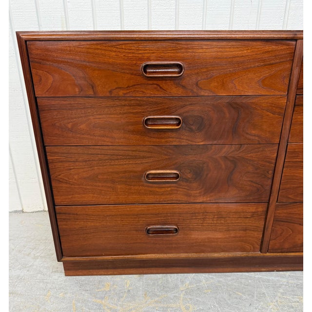 Brown Mid-Century Modern Jack Cartwright Rosewood 12-Drawer Dresser For Sale - Image 8 of 11