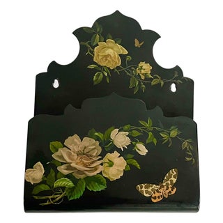 Late 19th Century Chinoiserie Hand-Painted Floral & Butterfly Papier Mache Wall Pocket For Sale