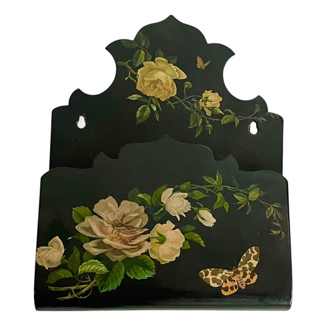 Late 19th Century Chinoiserie Hand-Painted Floral & Butterfly Papier Mache Wall Pocket For Sale