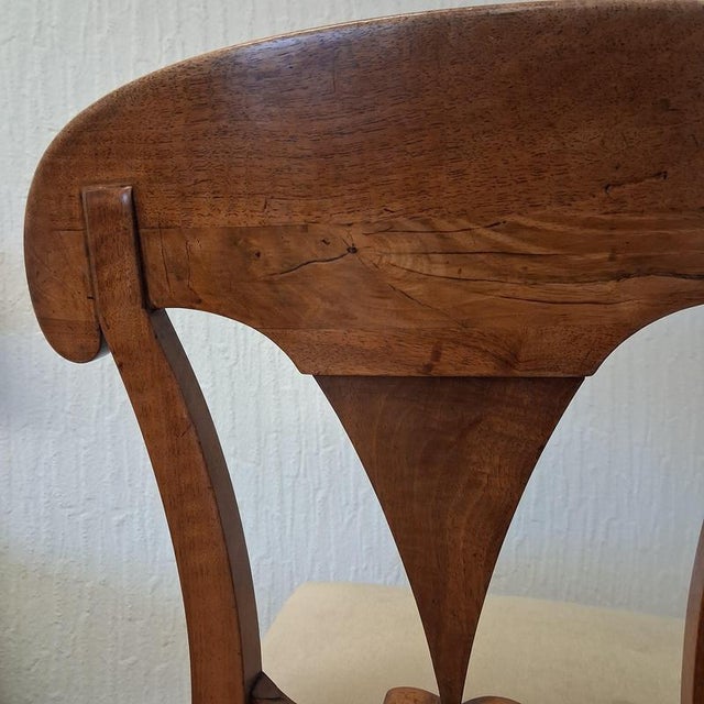 Biedermeier Shovel Chairs in Walnut, 1820s, Set of 4 For Sale - Image 11 of 18