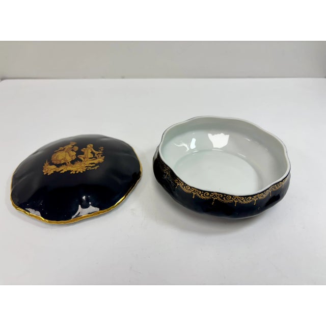 French Vintage Limoges Porcelain Black and Gold Trimmed Jewelry/Trinket Box For Sale - Image 3 of 10