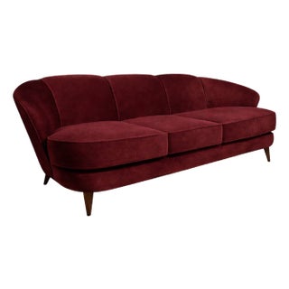 “Concha” Sofa in Plum Mohair Velvet, Joaquim Tenreiro, Brazil, 1960s For Sale