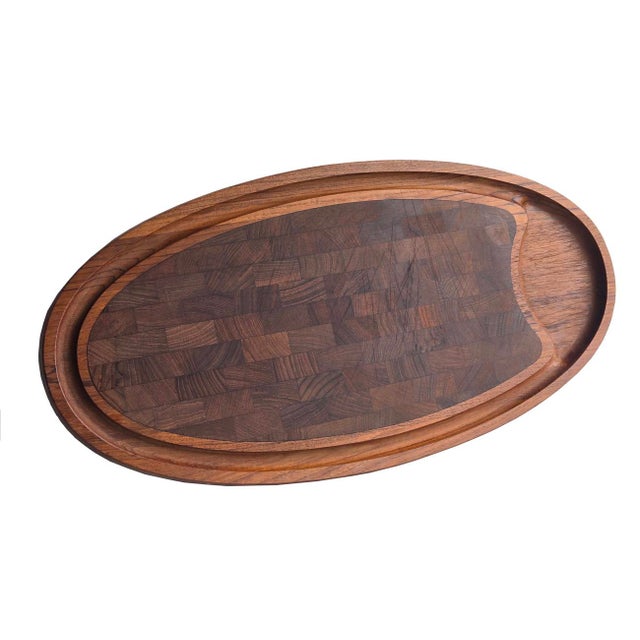 1960s Danish Teak Wood Oblong Charcuterie Board Designed by Jens H. Quistgaard for Dansk For Sale In Miami - Image 6 of 13