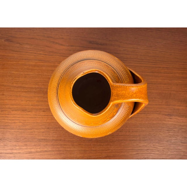 Mid-Century Modern German Studio Pottery Carafe Vase from Wilhelm Kagel, Partenkirchen, 1960s, in Very Good conditions....