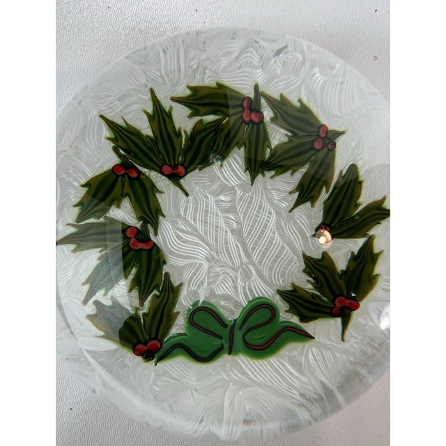 Paperweight Christmas Holly Wreath Vintage C. 1983 P Perthshire Scotland Post-Modern For Sale - Image 9 of 14