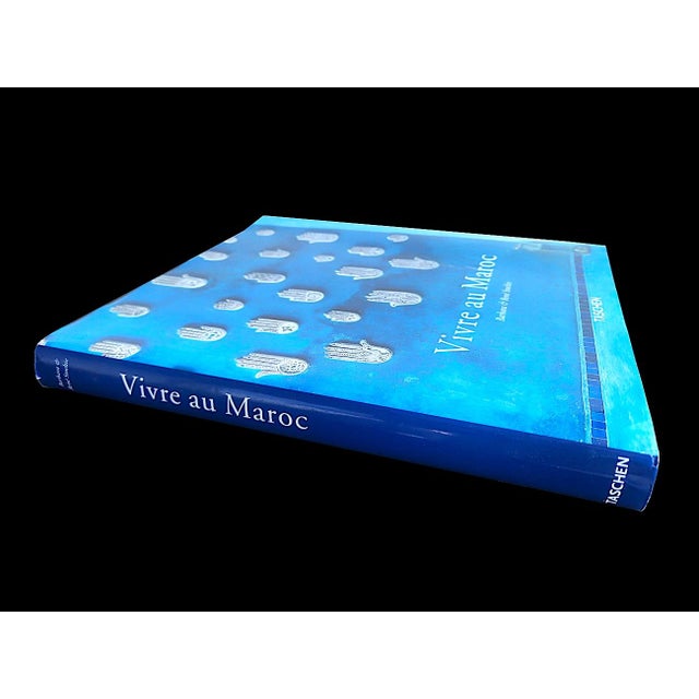 Offered is a very stylish Taschen book, "Vivre au Maroc", (Living in Morocco), by Barbara and Rene Stoeltie. The text is...