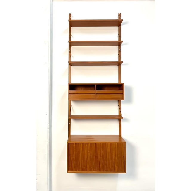 Mid-Century Danish Royal Shelving System in Teak by Poul Cadovius for Cado, Denmark, 1960s, Set of 8 For Sale - Image 18 of 18